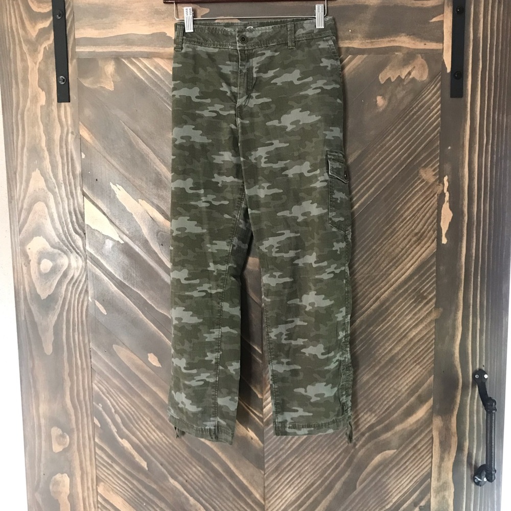Camo capris